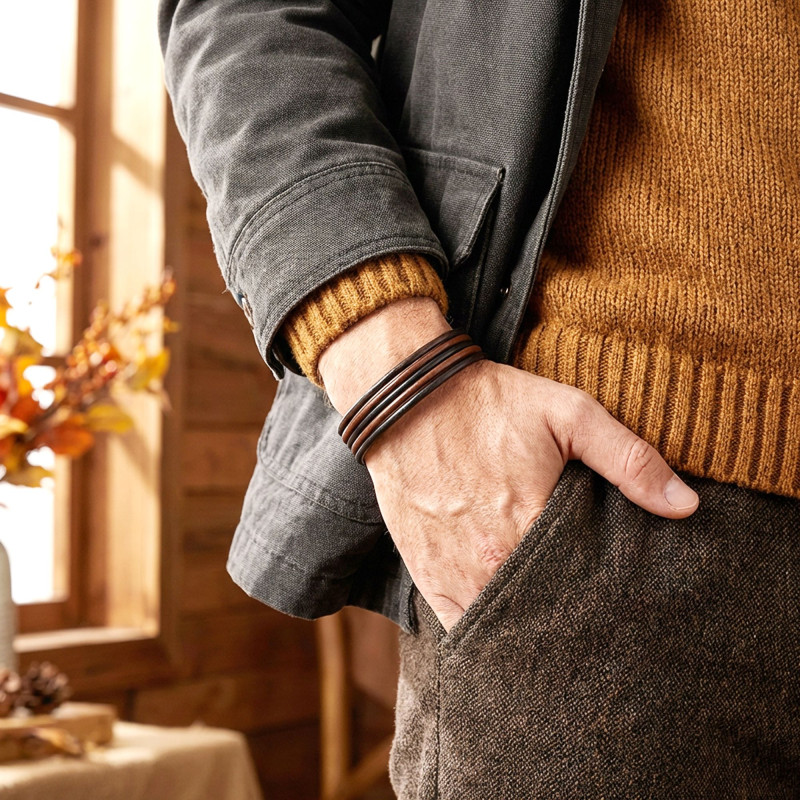 Kahve Siyah Çoklu Deri Ve Titianyum Kilitli Çelik Bileklik Kahve Siyah Çoklu Deri Ve Titianyum Kilitli Çelik Bileklik