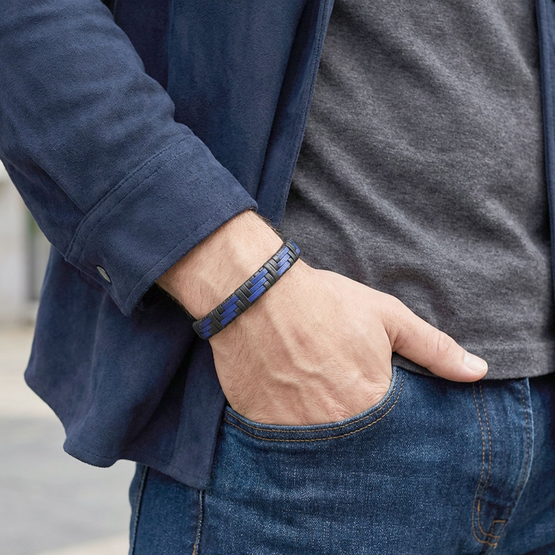 Mavi Ve Siyah Deri Örgü Ve Çelik Bileklik Mavi Ve Siyah Deri Örgü Ve Çelik Bileklik