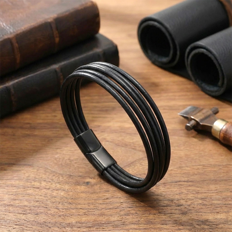 Siyah Çoklu Deri Ve Titianyum Kilitli Çelik Bileklik Siyah Çoklu Deri Ve Titianyum Kilitli Çelik Bileklik